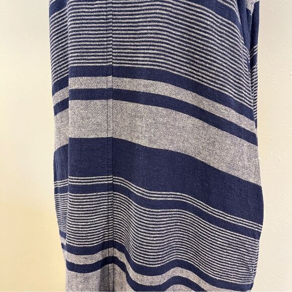 Loft Striped Navy and Gray Sleeveless casual v-neck Dress - Picture 4 of 10